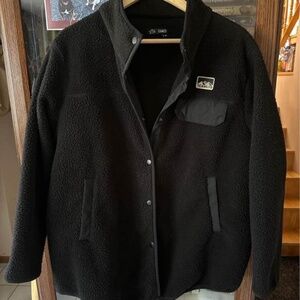 XL women’s Team LTD button up sherpa jacket